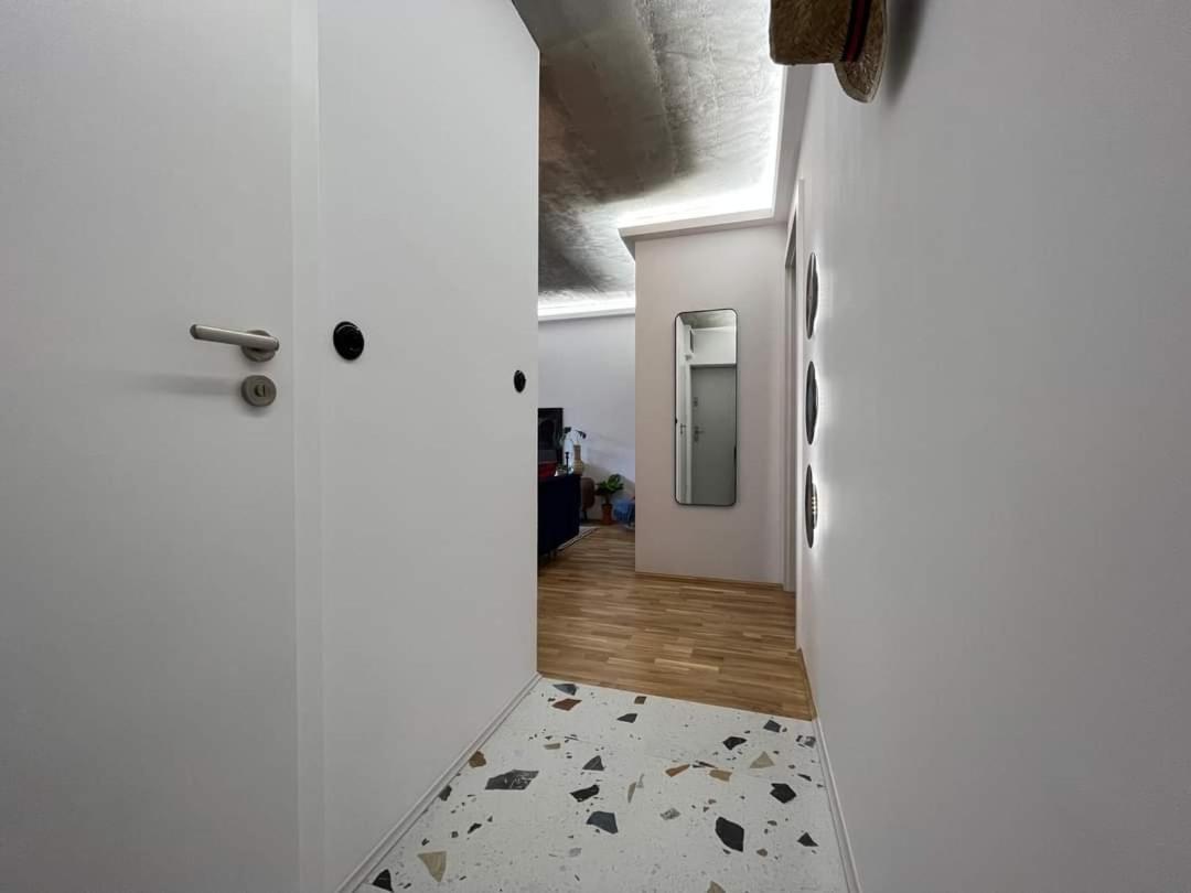 Modern Retro Apart ~ 800M Main Square ヴロツワフ エクステリア 写真